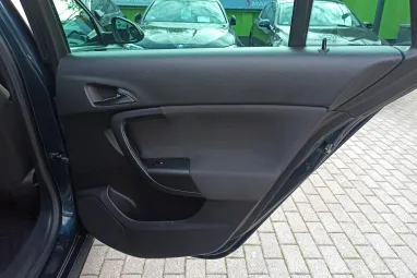 OPEL INSIGNIA Sports Tourer 2.0 CDTI Edition (Automata) Business Smaragd Grün Metallic+ Mo.-i 1.Tulaj+ Vez.Szervizkönyv +3X-s GARANCIA !!