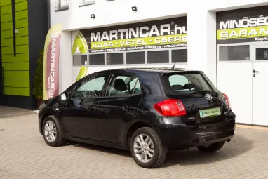 TOYOTA AURIS 1.6 Sol Black Sand Pearl +1.Tulajdonos +Keveset futott+ Végig Vez.Szerviz +3X-s GARANCIA !!
