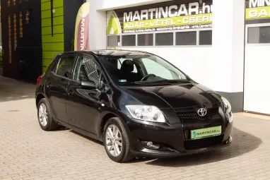 TOYOTA AURIS 1.6 Sol Black Sand Pearl +1.Tulajdonos +Keveset futott+ Végig Vez.Szerviz +3X-s GARANCIA !!