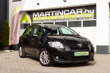 TOYOTA AURIS 1.6 Sol Black Sand Pearl +1.Tulajdonos +Keveset futott+ Végig Vez.Szerviz +3X-s GARANCIA !!