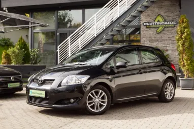 TOYOTA AURIS 1.6 Sol Black Sand Pearl +1.Tulajdonos +Keveset futott+ Végig Vez.Szerviz +3X-s GARANCIA !!
