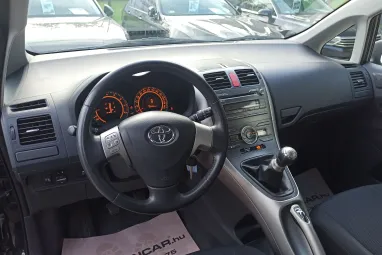 TOYOTA AURIS 1.6 Sol Black Sand Pearl +1.Tulajdonos +Keveset futott+ Végig Vez.Szerviz +3X-s GARANCIA !!