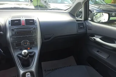 TOYOTA AURIS 1.6 Sol Black Sand Pearl +1.Tulajdonos +Keveset futott+ Végig Vez.Szerviz +3X-s GARANCIA !!