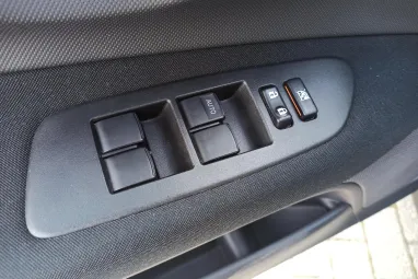 TOYOTA AURIS 1.6 Sol Black Sand Pearl +1.Tulajdonos +Keveset futott+ Végig Vez.Szerviz +3X-s GARANCIA !!