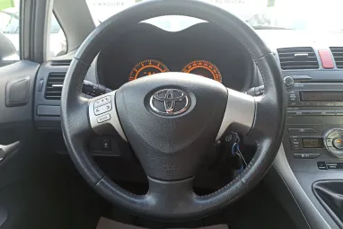 TOYOTA AURIS 1.6 Sol Black Sand Pearl +1.Tulajdonos +Keveset futott+ Végig Vez.Szerviz +3X-s GARANCIA !!