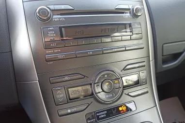 TOYOTA AURIS 1.6 Sol Black Sand Pearl +1.Tulajdonos +Keveset futott+ Végig Vez.Szerviz +3X-s GARANCIA !!