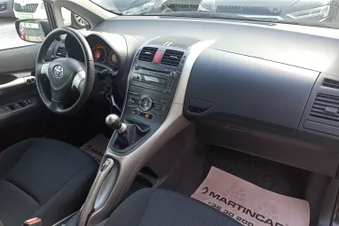 TOYOTA AURIS 1.6 Sol Black Sand Pearl +1.Tulajdonos +Keveset futott+ Végig Vez.Szerviz +3X-s GARANCIA !!