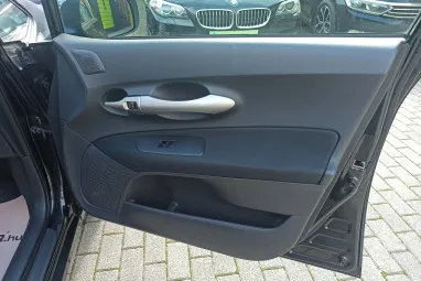 TOYOTA AURIS 1.6 Sol Black Sand Pearl +1.Tulajdonos +Keveset futott+ Végig Vez.Szerviz +3X-s GARANCIA !!