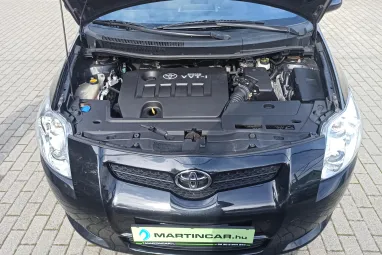 TOYOTA AURIS 1.6 Sol Black Sand Pearl +1.Tulajdonos +Keveset futott+ Végig Vez.Szerviz +3X-s GARANCIA !!