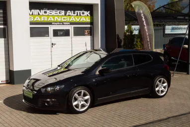 VOLKSWAGEN SCIROCCO 1.4 TSI Schwarz Metallic +Mo.-i 1.Tulaj +Vez.Szerviz +Gyönyörű-Egyedi + 3X-s GARANCIA !!