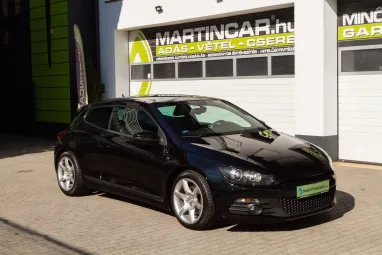 VOLKSWAGEN SCIROCCO 1.4 TSI Schwarz Metallic +Mo.-i 1.Tulaj +Vez.Szerviz +Gyönyörű-Egyedi + 3X-s GARANCIA !!