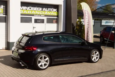 VOLKSWAGEN SCIROCCO 1.4 TSI Schwarz Metallic +Mo.-i 1.Tulaj +Vez.Szerviz +Gyönyörű-Egyedi + 3X-s GARANCIA !!