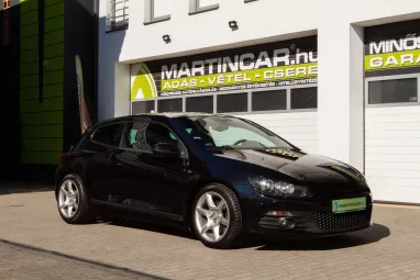 VOLKSWAGEN SCIROCCO 1.4 TSI Schwarz Metallic +Mo.-i 1.Tulaj +Vez.Szerviz +Gyönyörű-Egyedi + 3X-s GARANCIA !!