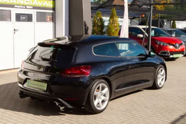VOLKSWAGEN SCIROCCO 1.4 TSI Schwarz Metallic +Mo.-i 1.Tulaj +Vez.Szerviz +Gyönyörű-Egyedi + 3X-s GARANCIA !!