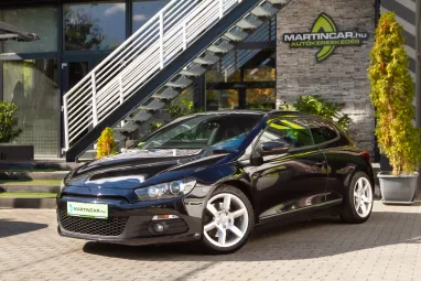 VOLKSWAGEN SCIROCCO 1.4 TSI Schwarz Metallic +Mo.-i 1.Tulaj +Vez.Szerviz +Gyönyörű-Egyedi + 3X-s GARANCIA !!