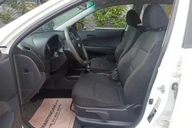 HYUNDAI I30 i30u 1.4 DOHC Life Crystal White +Keveset futott +Igényes állapot +3X-s GARANCIA !!