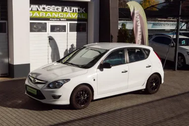 HYUNDAI I30 i30u 1.4 DOHC Life Crystal White +Keveset futott +Igényes állapot +3X-s GARANCIA !!