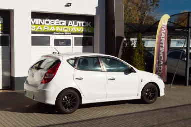 HYUNDAI I30 i30u 1.4 DOHC Life Crystal White +Keveset futott +Igényes állapot +3X-s GARANCIA !!