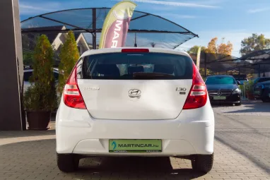 HYUNDAI I30 i30u 1.4 DOHC Life Crystal White +Keveset futott +Igényes állapot +3X-s GARANCIA !!