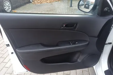 HYUNDAI I30 i30u 1.4 DOHC Life Crystal White +Keveset futott +Igényes állapot +3X-s GARANCIA !!