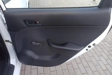 HYUNDAI I30 i30u 1.4 DOHC Life Crystal White +Keveset futott +Igényes állapot +3X-s GARANCIA !!