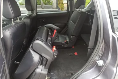 MITSUBISHI OUTLANDER 2.2 DI-D Intense Plus 4WD (Automata) 7 személyes Stone Grey Metallic +1.Tulajdonostól +Friss Szerviz +3X-s GARANCIA !!