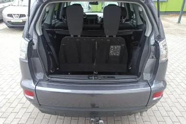 MITSUBISHI OUTLANDER 2.2 DI-D Intense Plus 4WD (Automata) 7 személyes Stone Grey Metallic +1.Tulajdonostól +Friss Szerviz +3X-s GARANCIA !!