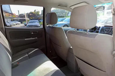 TOYOTA HI LUX Hilux 3.0 D-4D 4x4 Double SR+ (Automata) Dark Green +1. Tulaj +Ritka állapot!! +Friss Műszaki +3X-s GARANCIA !!