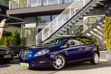 LANCIA DELTA 1.4 T-Jet Oro Midnight Blue +Igazi OLASZ egyéniség +1. Tulaj +Friss Műszaki +3X-s GARANCIA !!