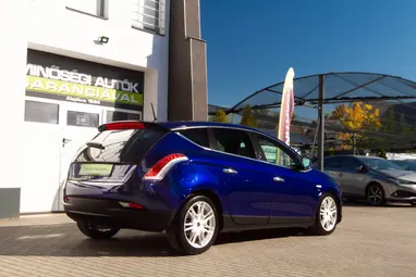 LANCIA DELTA 1.4 T-Jet Oro Midnight Blue +Igazi OLASZ egyéniség +1. Tulaj +Friss Műszaki +3X-s GARANCIA !!