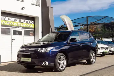 MITSUBISHI OUTLANDER 2.2 DI-D Intense Plus 4WD (Automata) Cosmic Blue +Full Service +1.Tulaj +Friss Műszaki +3X-s GARANCIA !!