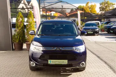 MITSUBISHI OUTLANDER 2.2 DI-D Intense Plus 4WD (Automata) Cosmic Blue +Full Service +1.Tulaj +Friss Műszaki +3X-s GARANCIA !!