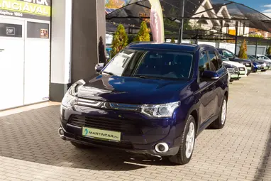 MITSUBISHI OUTLANDER 2.2 DI-D Intense Plus 4WD (Automata) Cosmic Blue +Full Service +1.Tulaj +Friss Műszaki +3X-s GARANCIA !!