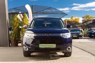 MITSUBISHI OUTLANDER 2.2 DI-D Intense Plus 4WD (Automata) Cosmic Blue +Full Service +1.Tulaj +Friss Műszaki +3X-s GARANCIA !!