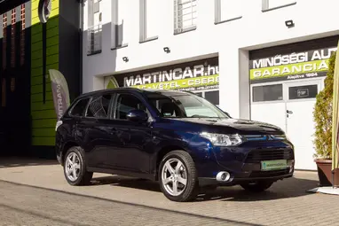 MITSUBISHI OUTLANDER 2.2 DI-D Intense Plus 4WD (Automata) Cosmic Blue +Full Service +1.Tulaj +Friss Műszaki +3X-s GARANCIA !!