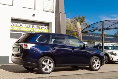MITSUBISHI OUTLANDER 2.2 DI-D Intense Plus 4WD (Automata) Cosmic Blue +Full Service +1.Tulaj +Friss Műszaki +3X-s GARANCIA !!