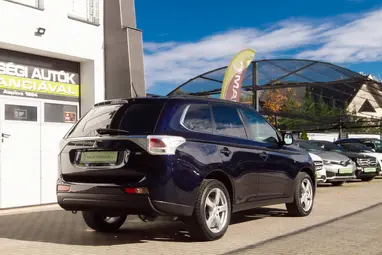 MITSUBISHI OUTLANDER 2.2 DI-D Intense Plus 4WD (Automata) Cosmic Blue +Full Service +1.Tulaj +Friss Műszaki +3X-s GARANCIA !!