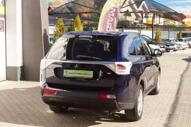 MITSUBISHI OUTLANDER 2.2 DI-D Intense Plus 4WD (Automata) Cosmic Blue +Full Service +1.Tulaj +Friss Műszaki +3X-s GARANCIA !!