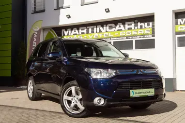 MITSUBISHI OUTLANDER 2.2 DI-D Intense Plus 4WD (Automata) Cosmic Blue +Full Service +1.Tulaj +Friss Műszaki +3X-s GARANCIA !!