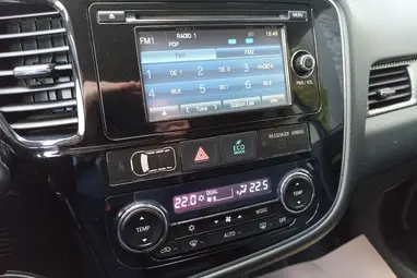 MITSUBISHI OUTLANDER 2.2 DI-D Intense Plus 4WD (Automata) Cosmic Blue +Full Service +1.Tulaj +Friss Műszaki +3X-s GARANCIA !!