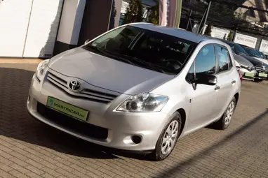 TOYOTA AURIS 1.4 D-4D Classic Silver Metallic +Első Tulajdonostól +Friss Műszaki +3X-s GARANCIA !!