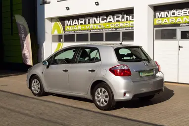 TOYOTA AURIS 1.4 D-4D Classic Silver Metallic +Első Tulajdonostól +Friss Műszaki +3X-s GARANCIA !!
