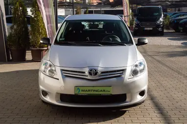 TOYOTA AURIS 1.4 D-4D Classic Silver Metallic +Első Tulajdonostól +Friss Műszaki +3X-s GARANCIA !!