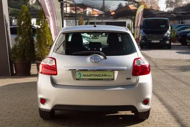 TOYOTA AURIS 1.4 D-4D Classic Silver Metallic +Első Tulajdonostól +Friss Műszaki +3X-s GARANCIA !!