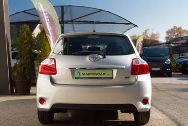 TOYOTA AURIS 1.4 D-4D Classic Silver Metallic +Első Tulajdonostól +Friss Műszaki +3X-s GARANCIA !!