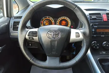 TOYOTA AURIS 1.4 D-4D Classic Silver Metallic +Első Tulajdonostól +Friss Műszaki +3X-s GARANCIA !!