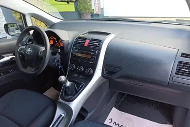 TOYOTA AURIS 1.4 D-4D Classic Silver Metallic +Első Tulajdonostól +Friss Műszaki +3X-s GARANCIA !!