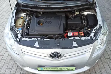 TOYOTA AURIS 1.4 D-4D Classic Silver Metallic +Első Tulajdonostól +Friss Műszaki +3X-s GARANCIA !!
