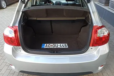 TOYOTA AURIS 1.4 D-4D Classic Silver Metallic +Első Tulajdonostól +Friss Műszaki +3X-s GARANCIA !!