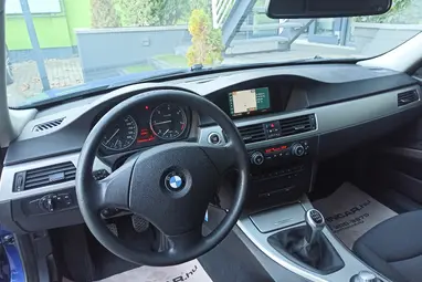 BMW 318d Touring Toledoblau Metallic +Első Tulajdonostól +Friss Műszaki +3X-s GARANCIA !!